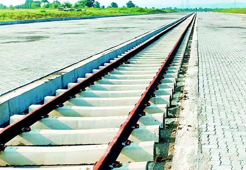Sindhi Railway Freight Department slows down work | सिंदी रेल्वे ड्रायपोर्टचे काम मंदावले
