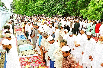 Prayer of Eid-ul-Ajaah in Aurangabad | औरंगाबादेत ईद-उल-अज्हाची नमाज अदा