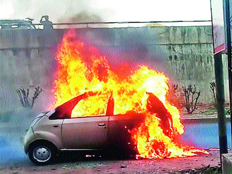  Burning nano pain in Indiranagar | इंदिरानगरमध्ये बर्निंग नॅनोने काळजाचा थरकाप