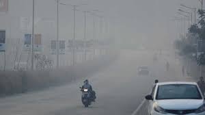 Chance of thick fog in Pune city; Warning for motorists | पुणे परिसरात दाट धुक्याची शक्यता; वाहनचालकांसाठी सतर्कतेचा इशारा 