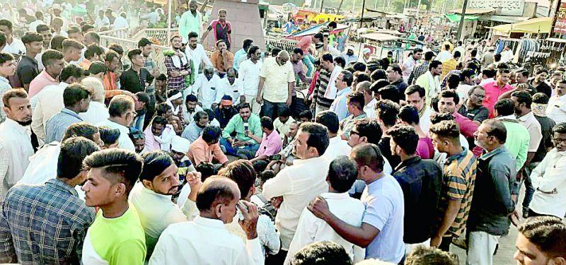 Police complaint against Devendra Bhuyar; Protest meeting of Congress | देवेंद्र भुयारांविरुद्ध पोलिसात तक्रार; काँग्रेसची निषेध सभा