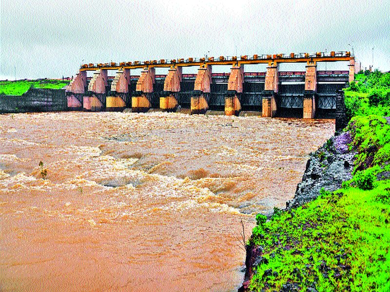 Godavari water level increase | गोदावरीच्या पाणी पातळीमध्ये वाढ