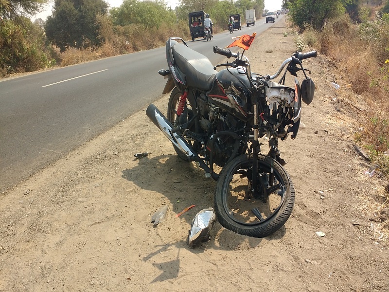 Two wheelers killed in the vehicle | वाहनाच्या धडकेत दुचाकीस्वार ठार