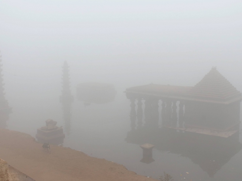  Kolhapur lost in dense fog, remained blanket till ten | दाट धुक्यात कोल्हापूर हरवले, दहापर्यंत धुक्याची चादर कायम