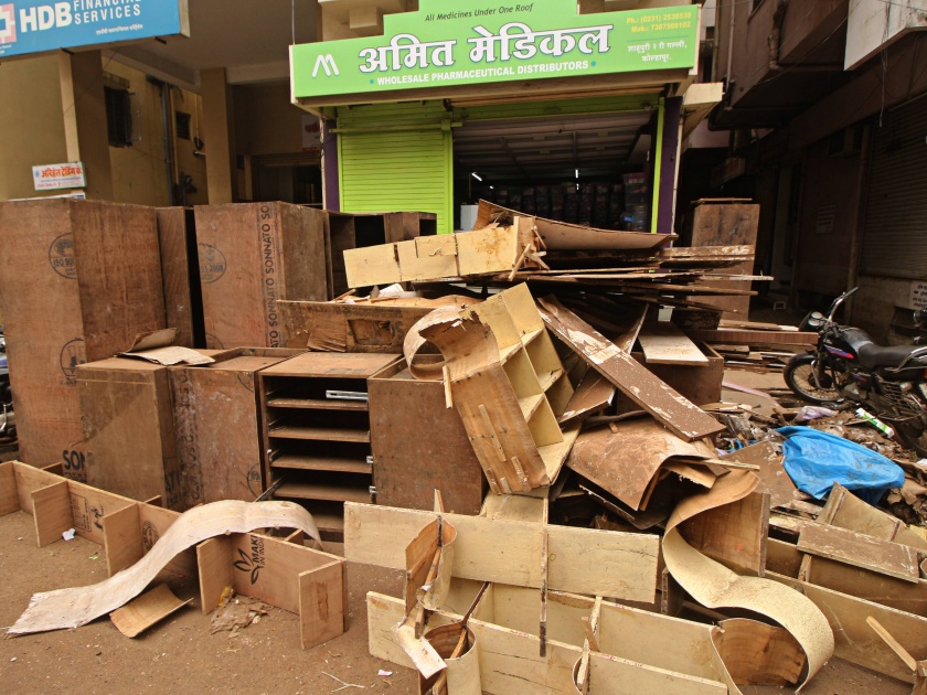  Flood-affected drugstores; MLA Jagannath Shinde | पूरग्रस्त औषध दुकानांना उभारी देणार ;  आमदार जगन्नाथ शिंदे
