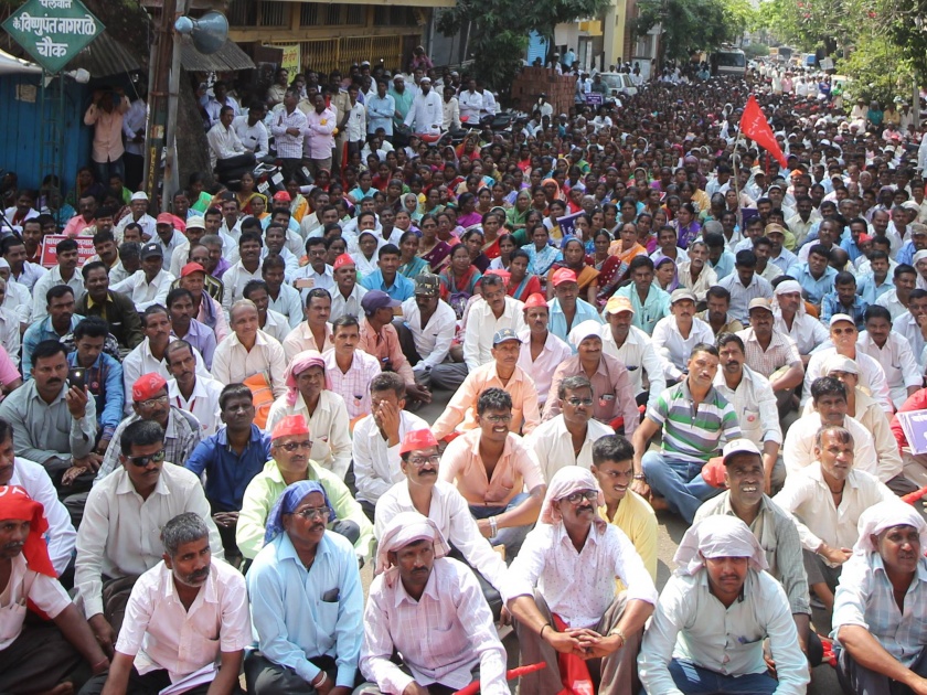 Workers' protest in Kolhapur, warning signal of Shimga agitation | कोल्हापूरात  बांधकाम कामगारांचा इशारा मोर्चा, शिमगा आंदोलनाचा इशारा