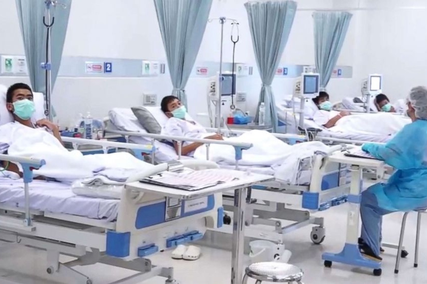 Increasing weight of patients on the government hospital in Solapur | सोलापुरातील शासकीय रुग्णालयावर वाढत्या रुग्णांचा भार