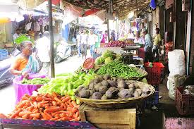 Consumers turned their backs on the vegetable market | भाजीबाजाराकडे ग्राहकांनी पाठ फिरवली