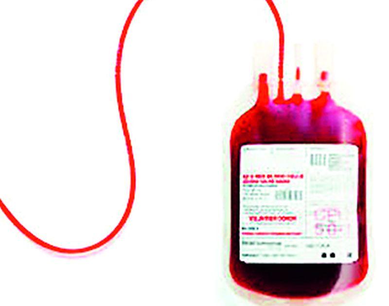 Demanded, blood donors decreased | मागणी वाढली, रक्तादाते घटले