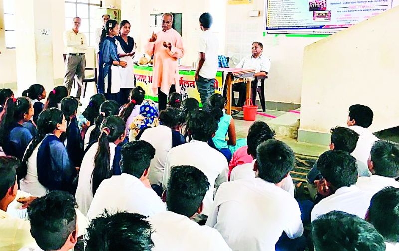 Kotgul's ashram is still devoid of students | कोटगूलची आश्रमशाळा अजूनही विद्यार्थ्यांनाविना ओस