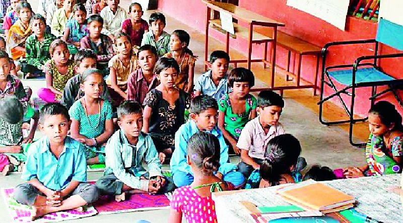Open biometric attendance at tribal ashram schools | आदिवासी आश्रमशाळांमध्ये बायोमेट्रिक हजेरीला खो