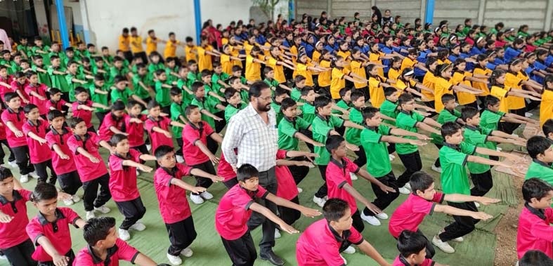 World yoga day celebrated in schools |  जागतिक योग दिन उत्साहात साजरा