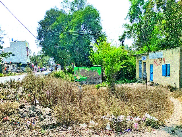 Sanjay Sanstha Bujawara in Gujjalnagar | गुंजाळनगरमध्ये स्वच्छतागृहांचा बोजवारा