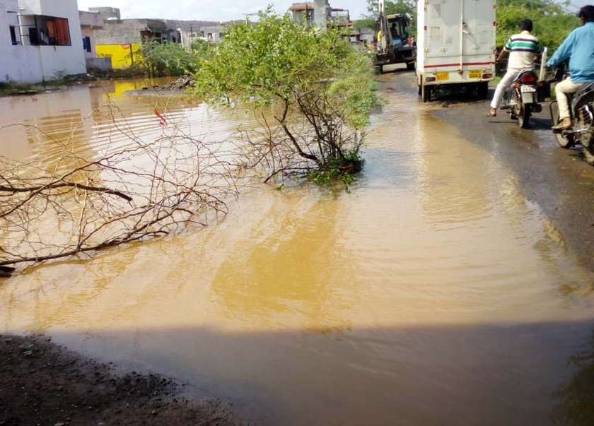 Navapur and Nandurbar have recorded the highest rainfall this year | नवापूर व नंदुरबारात यंदा प्रथमच अतिवृष्टीची नोंद