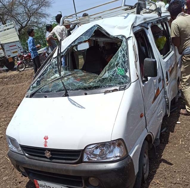 One killed in a car accident near Lonkheda | अनरदजवळ कार अपघातात लोणखेडा येथील एक ठार