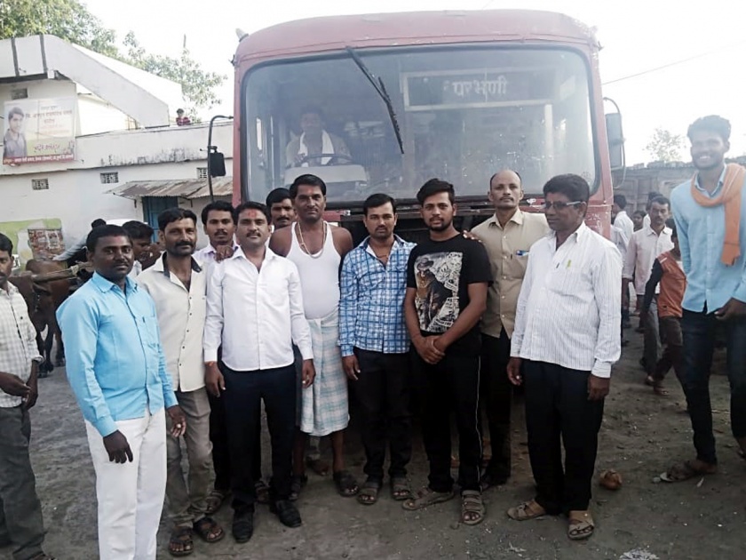 Parbhani: ST bus run after 25 years | परभणी : २५ वर्षानंतर धावली एसटी मंडळाची बस