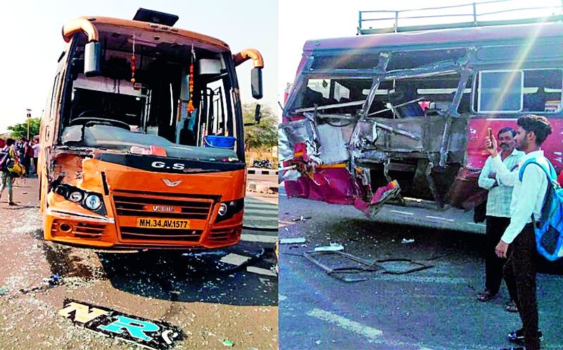 Bus passengers hurt 11 passengers | ट्रॅव्हल्सची बसला धडक ११ प्रवासी जखमी