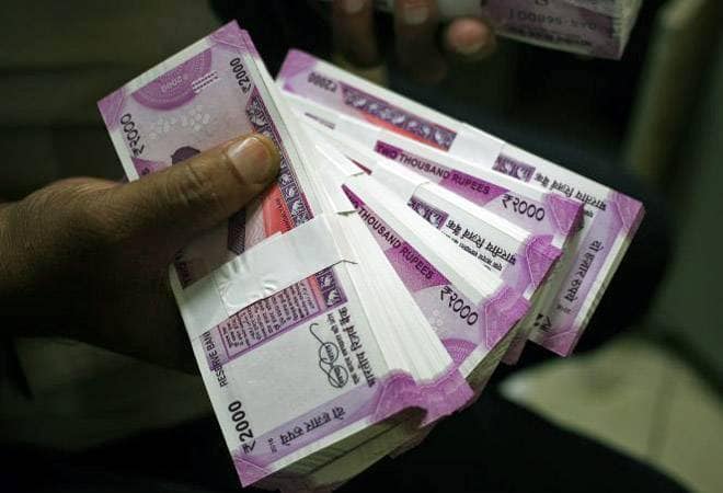  One crore loan incentives; Four lakhs of fraud | एक कोटीच्या कर्जाचे आमिष; चार लाखांची फसवणूक