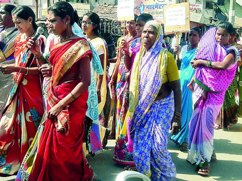 Hundreds of women assembled in Umrad in TNagpur district | नागपूर जिल्ह्यातल्या उमरेडमध्ये दारूबंदीसाठी शेकडो महिला एकवटल्या