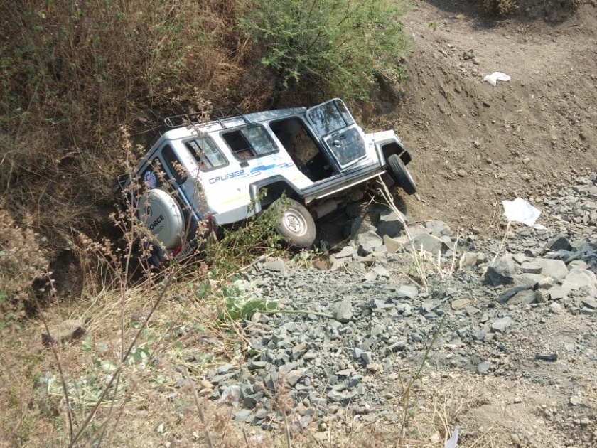 Two dead, 16 injured in Jeep collapse in Wardha district | वर्धा जिल्ह्यात भाविकांची जीप कोसळून दोन ठार, १६ जखमी