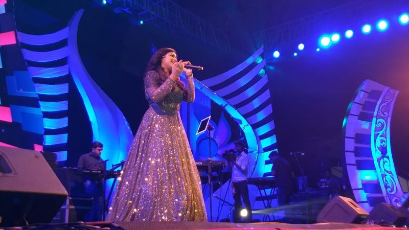 Lokmat Sur Jyotsna National Music Awards 2019; Sharia Ghoshal's magic | लोकमत सूर ज्योत्स्ना राष्ट्रीय संगीत पुरस्कार २०१९;  श्रेया घोषालच्या जादूभरल्या स्वरांनी रंगली संध्याकाळ