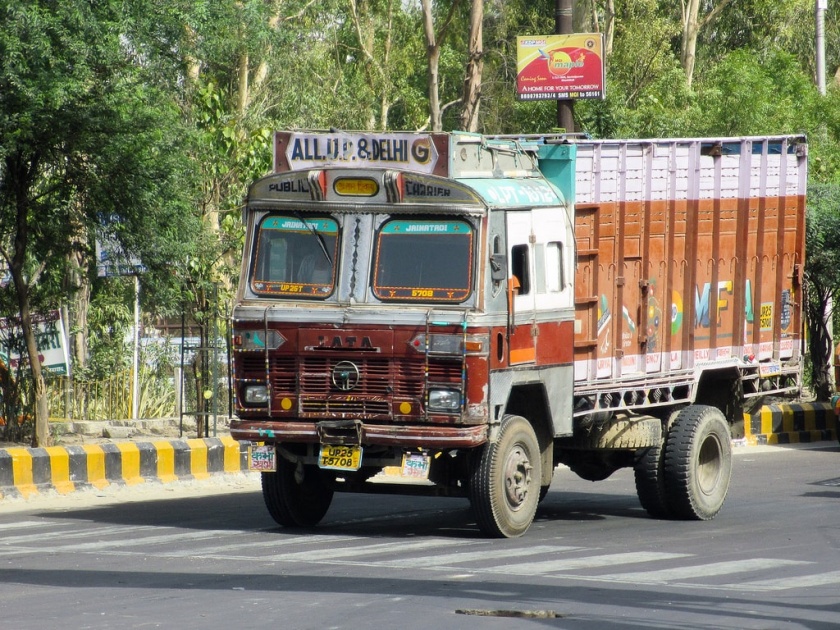 Ballarpur truck carrying papers worth 10 lakhs missing | बल्लारपुरातून १० लाखांचा कागद घेऊन दिल्लीला गेलेला ट्रक बेपत्ता