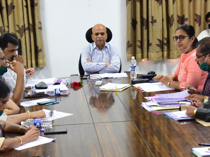 Implement schemes for women and children efficiently: Collector Daulat Desai | महिला व बालकांसाठीच्या योजना सक्षमपणे राबवा  :जिल्हाधिकारी दौलत देसाई