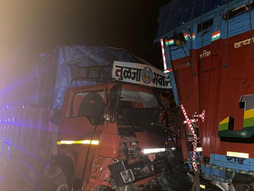 truck collision, one person killed on the spot, incident near Dongaon on Samriddhi Highway | दाेन ट्रकची धडक, एकजण जागीच ठार, समृद्धी महामार्गावर डोणगावजवळची घटना