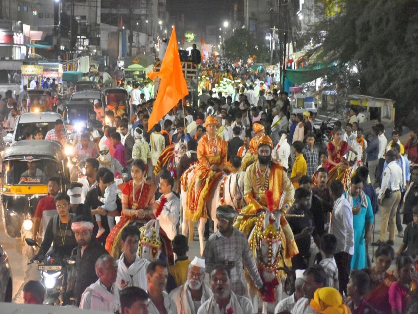 Jai Shambhuraje... the procession of sambhaji maharaj jayanti started with the sound of drums | जय शंभुराजे... जयघोष करीत ढोलताशांच्या गजरात निघाली शोभायात्रा