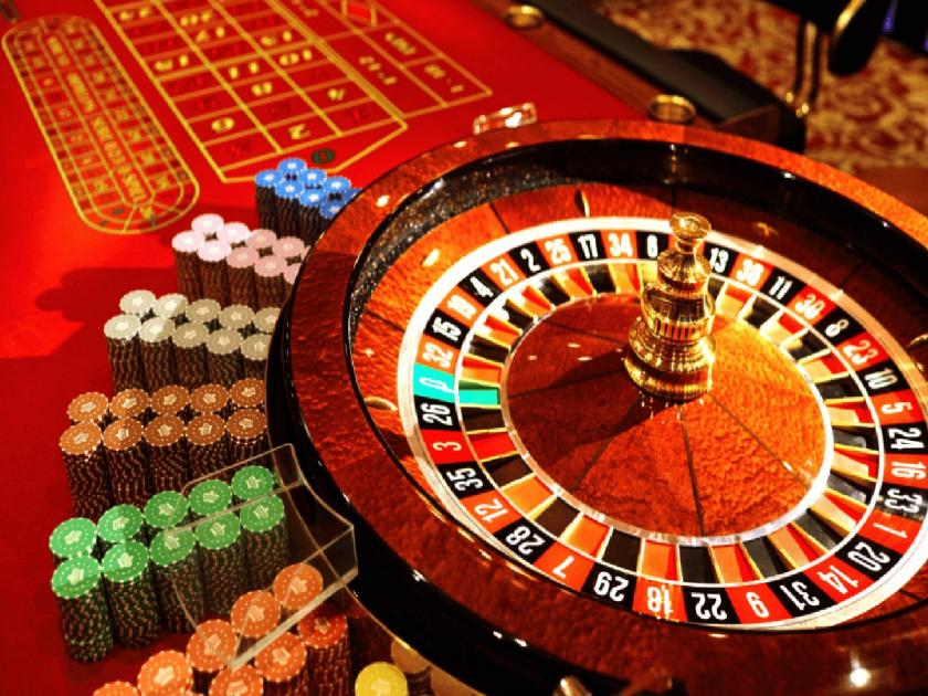 Action by entertainment tax department, seals four casino playhouses in Laxmipuri | लक्ष्मीपुरीतील चार कॅसिनो खेळगृह सील, करमणूक कर विभागाची कारवाई