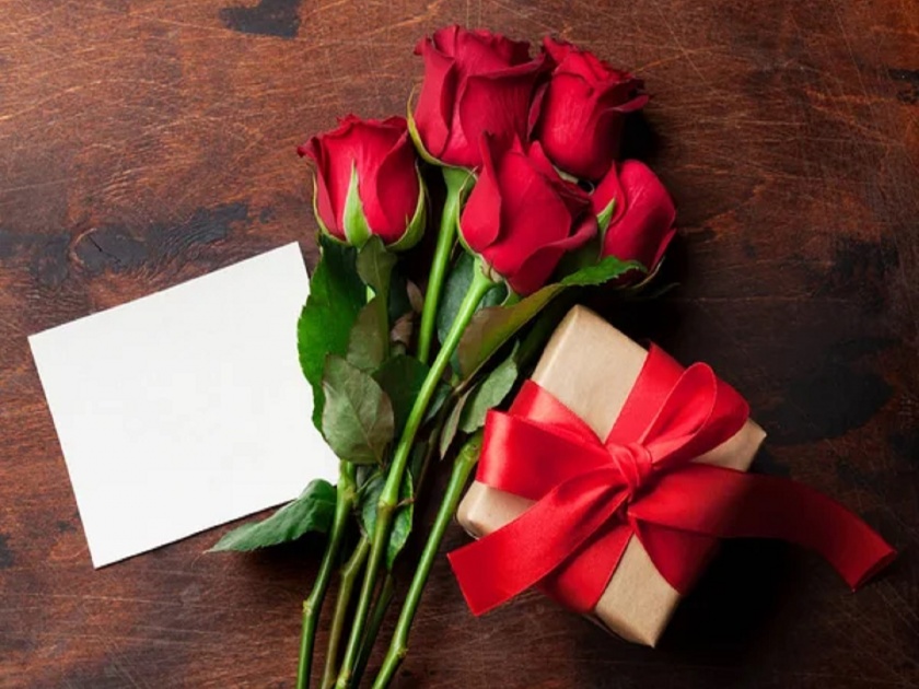 Roses for 10 to 15 rupees on Valentine's Day! Creative gift cards are in high demand | ‘व्हॅलेंटाईन डे’ला १० ते १५ रुपयांत गुलाब! क्रिएटिव्ह भेटकार्डला जास्त मागणी