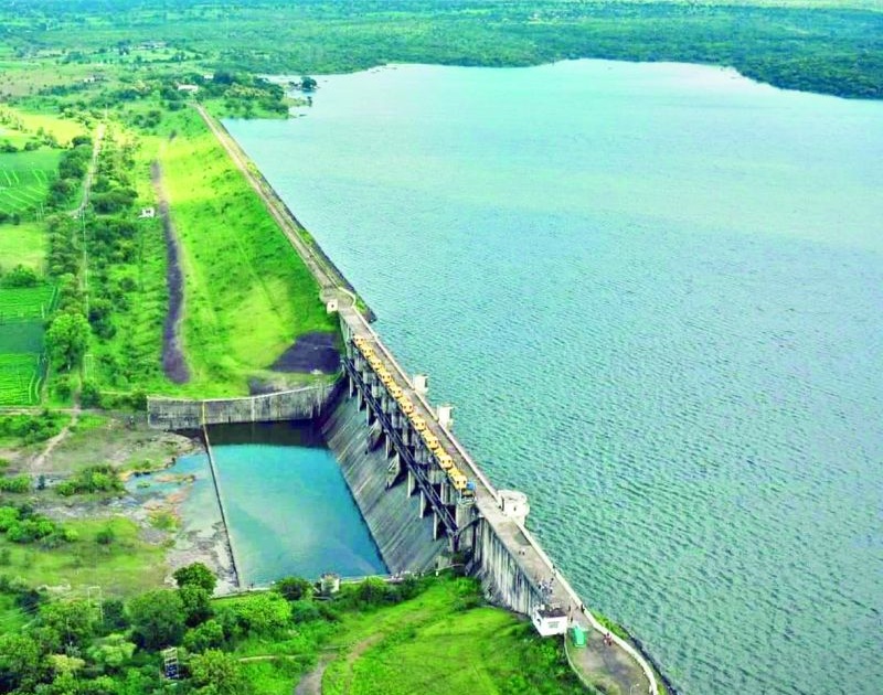 Water storage of Katepurna Dam at 100 percent for the first time | महान धरणाचा जलसाठा प्रथमच १०० टक्क्यांवर