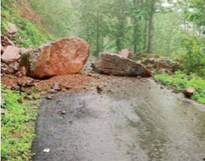 Heavy rains in Melghat padas | मेळघाटातील पाड्यांमध्ये अतिवृष्टीने दाणादाण