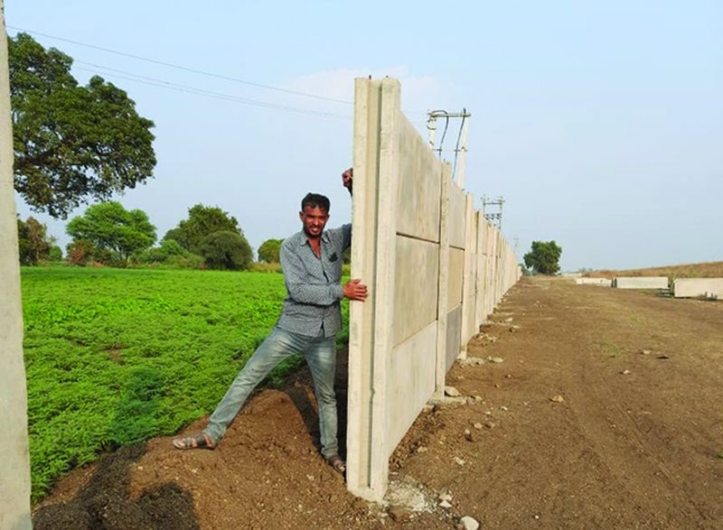 Farmers' roads closed for protective wall of Samruddhi Mahamarg | समृद्धी महामार्गाच्या संरक्षक भिंतीसाठी शेतकऱ्यांचे रस्ते केले बंद
