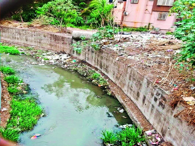 fraud in Drain cleaning at Wadgaon Sheri-Kharadi area of Pune | पुण्यातील वडगाव शेरी -खराडी परिसरात नाल्यांच्या नावाखाली होते ‘हाथ की सफाई’