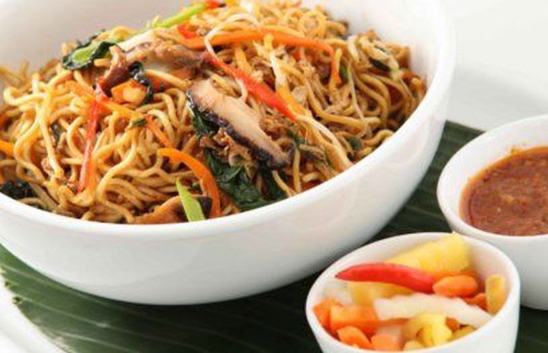Do you eat Chinese or invite stomach ailments? | चायनिज खाताय? जरा जपून! अतिसेवन ठरू ठकते घातक