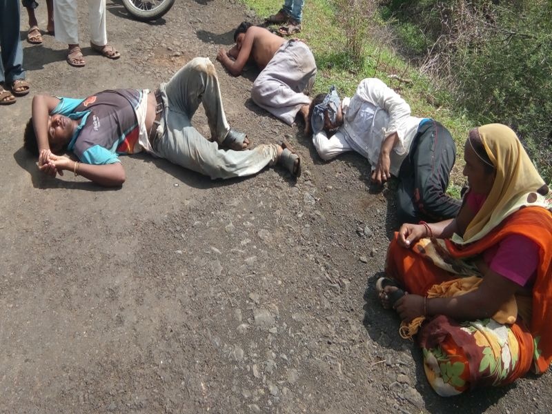 Suicides attempt by farmer family to poison for irrigation well | सिंचन विहीर अनुदानासाठी शेतकरी कुटुंबाचा विष घेऊन आत्महत्येचा प्रयत्न