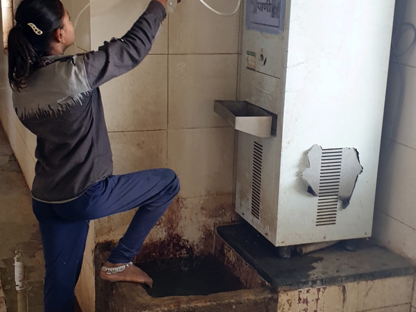  Behind the patients without water | पाण्याविना रूग्णांचे बेहाल