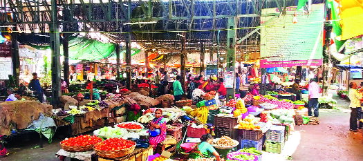 Bhajmandai, market-wise suspicion; Road dew | भाजीमंडई, बाजारपेठेत शुकशुकाट; रस्ते ओस