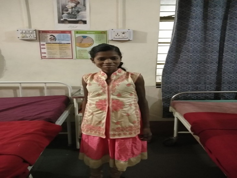 A 15-year girl 10kg tumer in stomach removed by operation | १५ वर्षांच्या मुलीच्या पोटातील १० किलोंची गाठ काढली