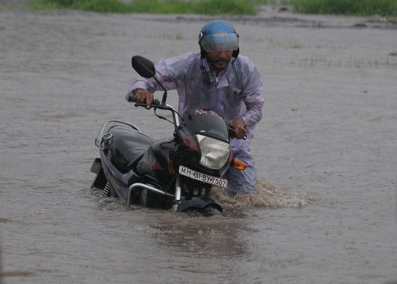 Light to moderate rains in Vidarbha for next 5 days; Nagpur recorded maximum rainfall of 34 mm on Thursday. Nand | विदर्भात पुढचे ५ दिवस हलका व मध्यम पाऊस; गुरुवारी नागपुरात सर्वाधिक ३४ मि.मी. नाेंद