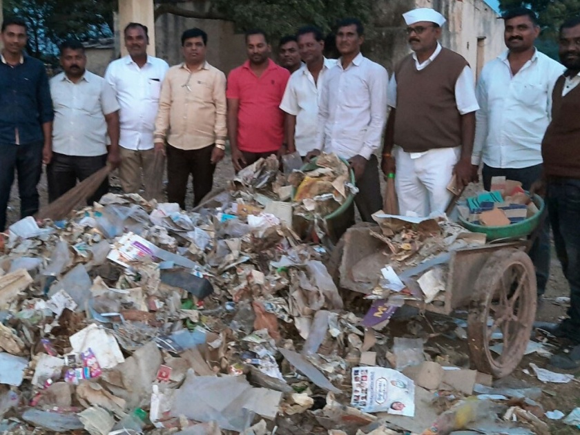  After the yatra, a cleanliness campaign was started in Pathar | यात्रोत्सवानंतर पाथरेत राबविली स्वच्छता मोहीम