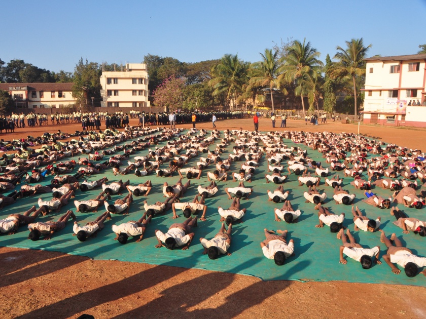 Around 3 thousand 400 students organized 1 lakh Sun-Smriti | तब्बल ३ हजार ४०० विद्यार्थ्यांनी घातले १ लाख सूर्यनमस्कार