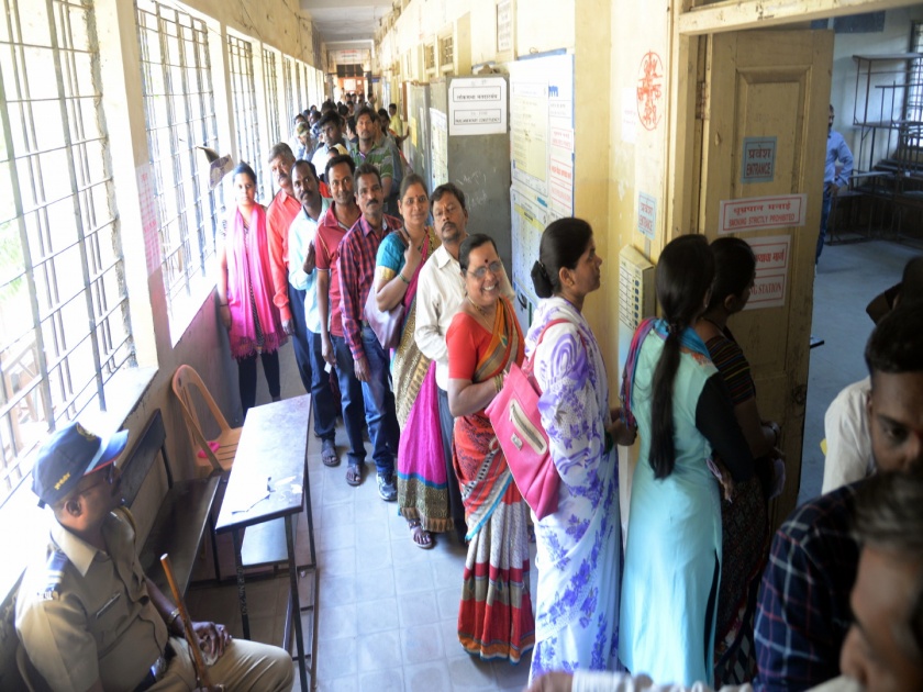 53 to 55 percent voting in pune and 60 percent voting in baramati : district commissioner | पुण्यात अंदाजे 53 ते 55 आणि बारामतीमध्ये 60 टक्क्याहून अधिक मतदान : जिल्हाधिकारी