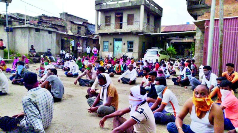 Mangwadi residents object to 'Rapid Antigen' test; Sit in the village! | ‘रॅपिड अ‍ॅन्टिजन’ चाचणीवर मांगवाडीवासियांचा आक्षेप; गावातच दिला ठिय्या !