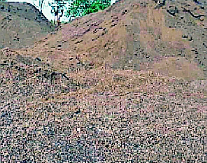 Illegal reserves of 752 brass sand seized in Yavatmal | यवतमाळात ७५२ ब्रास रेतीचा अवैध साठा जप्त