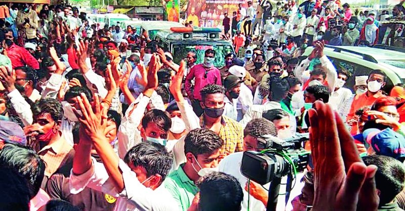 Sanjay Rathore finally appeared, a crowd of activists for darshan | संजय राठोड अखेर अवतरले, दर्शनासाठी कार्यकर्त्यांची गर्दी