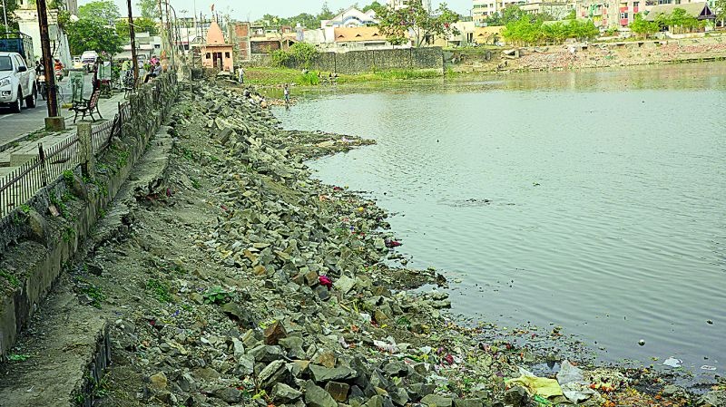 Due to financial constraints, the conservation of ponds in the sub-capital is difficult | आर्थिक तुटीमुळे उपराजधानीतील तलाव संवर्धन अडचणीत