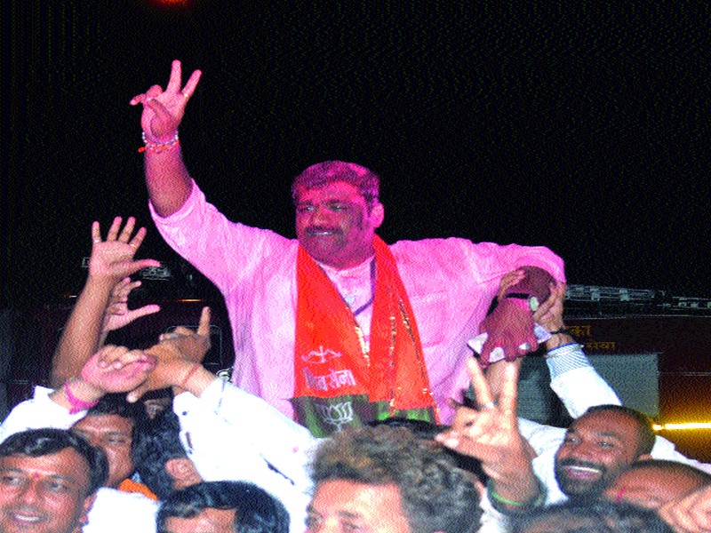  Rahul Dhikale's victory in the Churshi fight | चुरशीच्या लढतीत राहुल ढिकले यांचा विजय