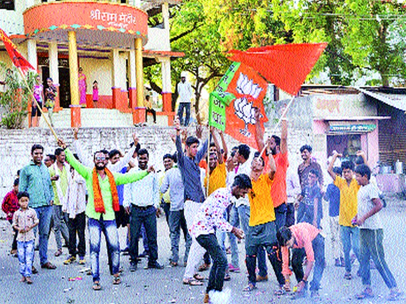  Shiv Sena-BJP mellagay dallying | शिवसेना-भाजपकडून मालेगावी जल्लोष